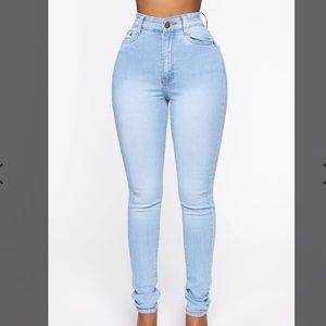 NWT Fashion Nova Marilyn High Waisted Skinny Jeans